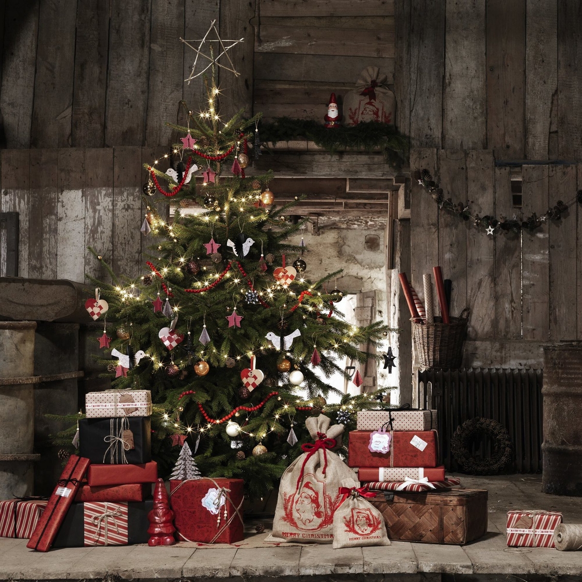 Juletræ og julegaver som i gamle dage