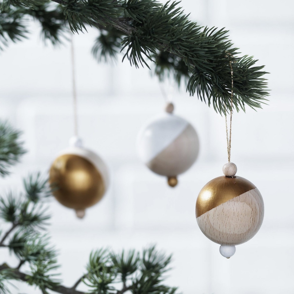 Trendiga träkulor till jul