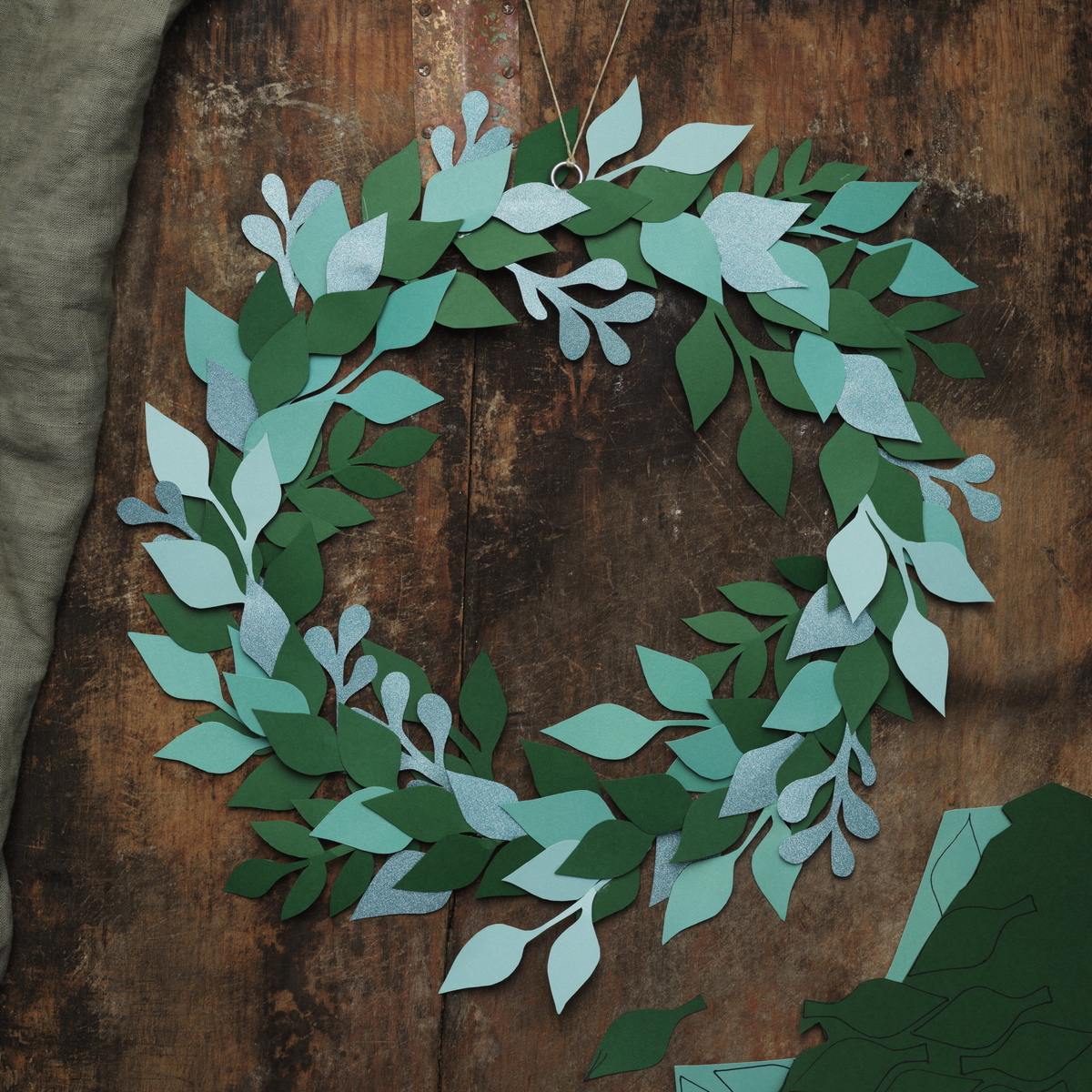 Gör en krans av papper