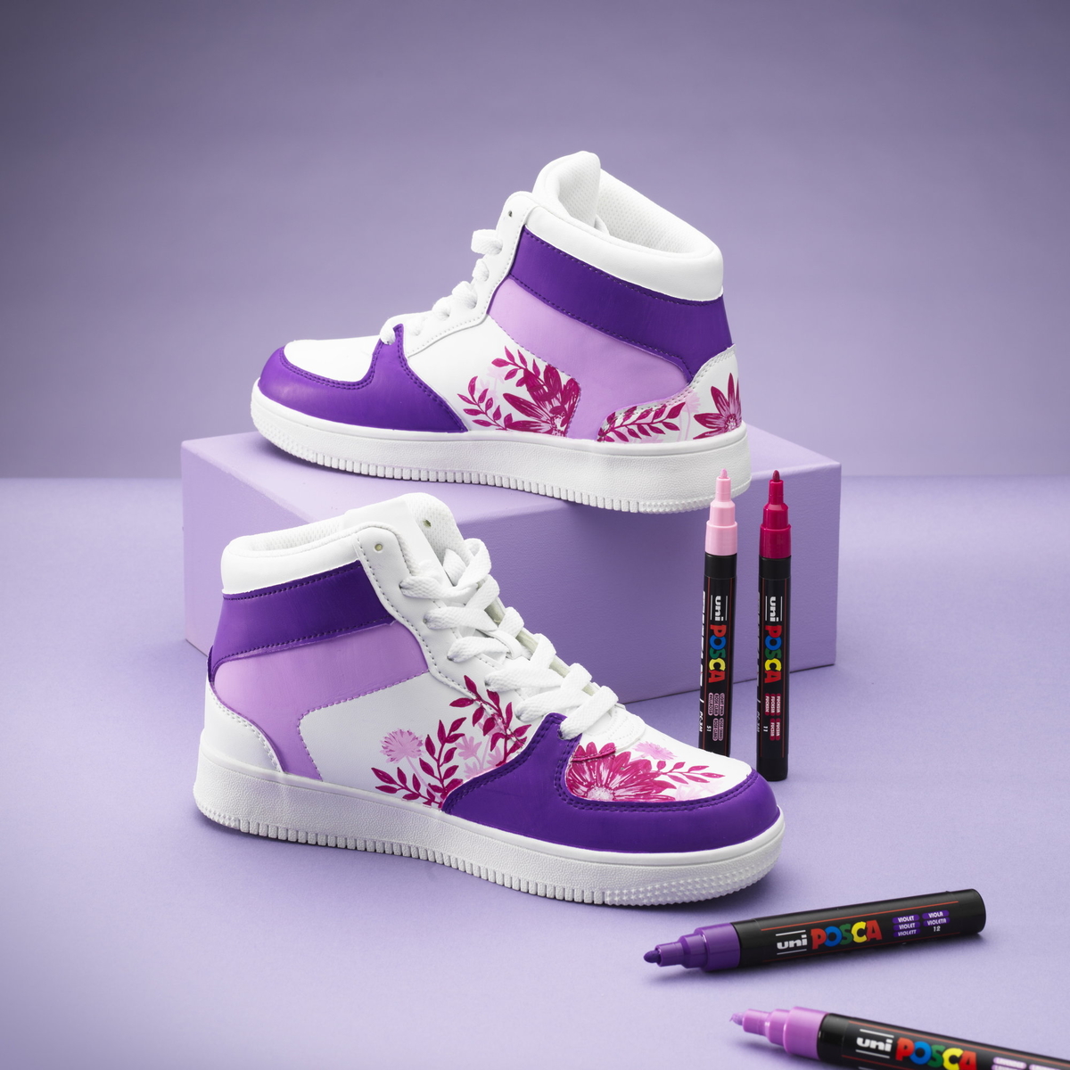 Måla med Posca på sneakers