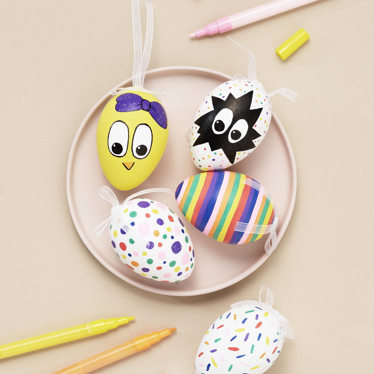 Munien koristelu Allround Marker -tusseilla